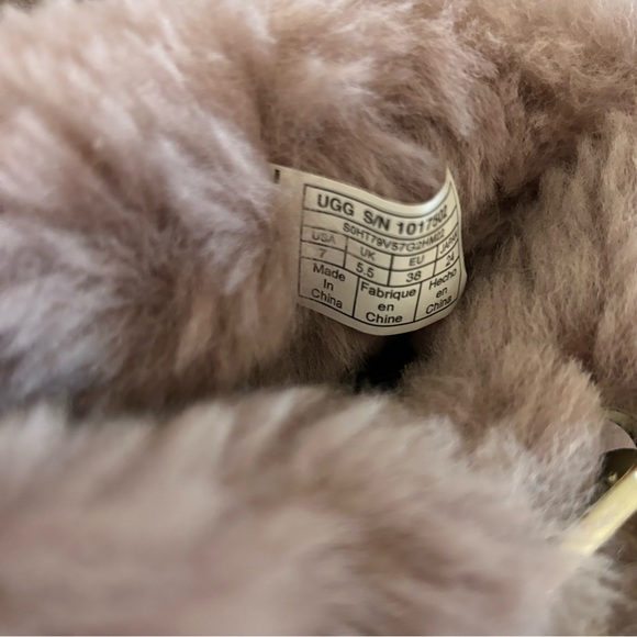 UGG  Irina Boot with Swarovski crystals Pin Closure in Dusk Blush Pink size 7 - Picture 11 of 13